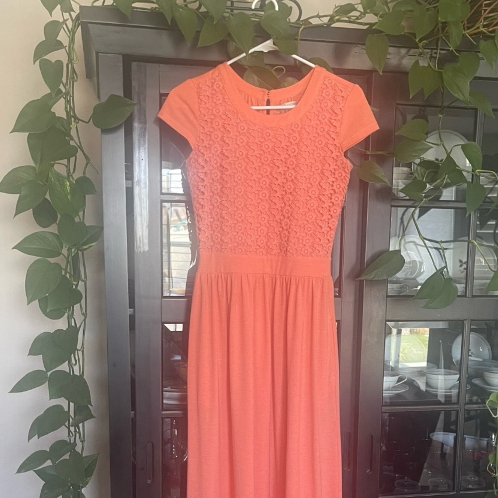 Perfect Spring dress!